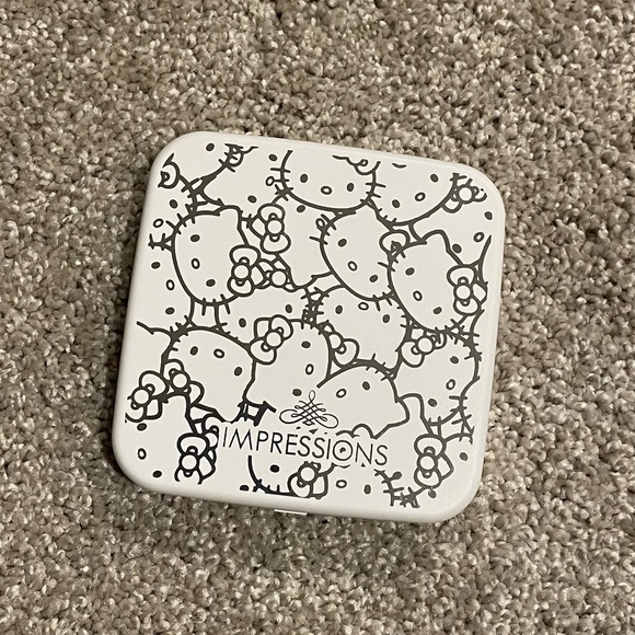 Hello Kitty x Impressions Compact Mirror - Picture 2 of 4